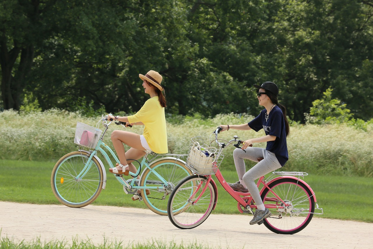bike-ride-girls-1280-alignthoughts