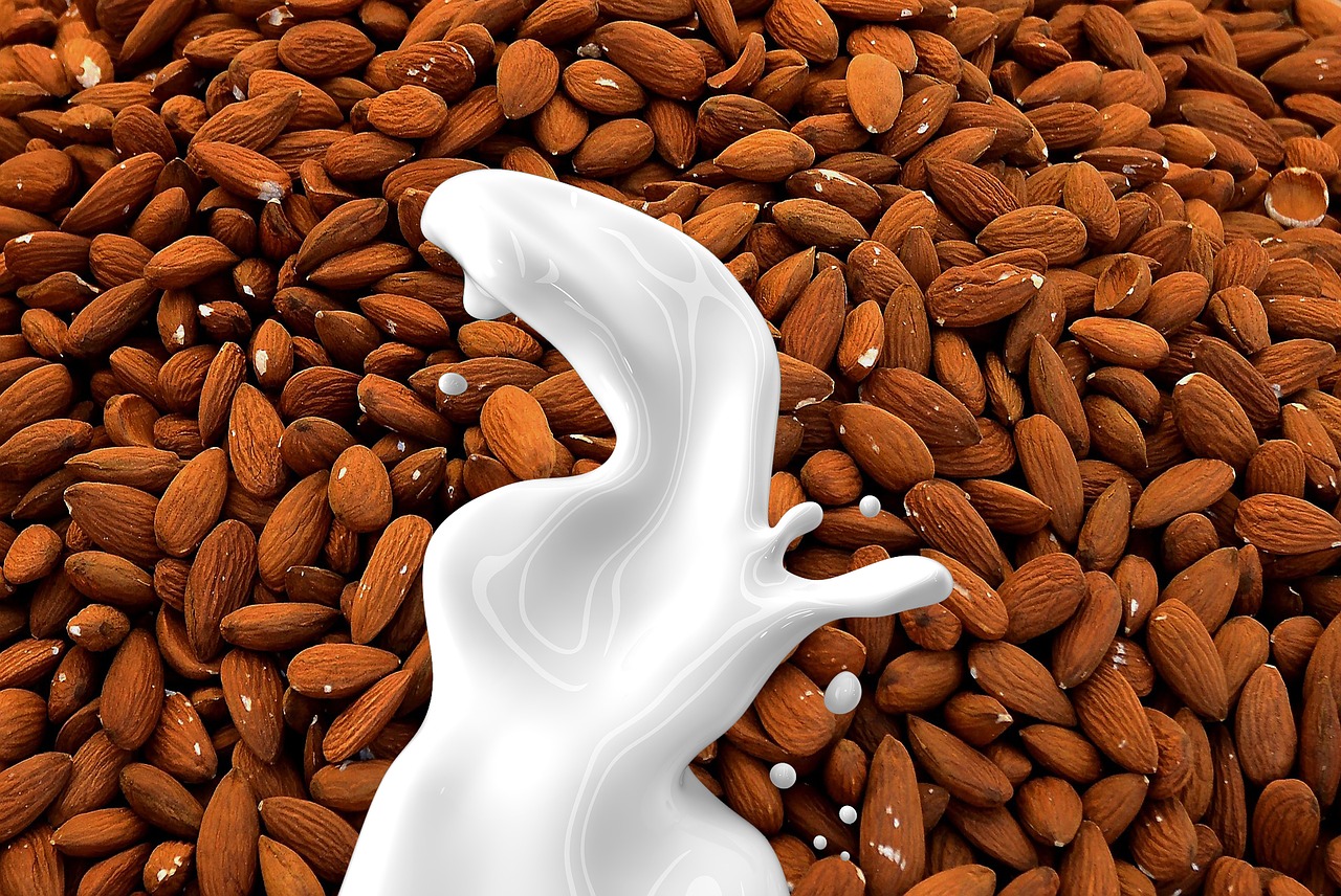 science-backed-health-benefits-of-almond-milk-alignthoughts