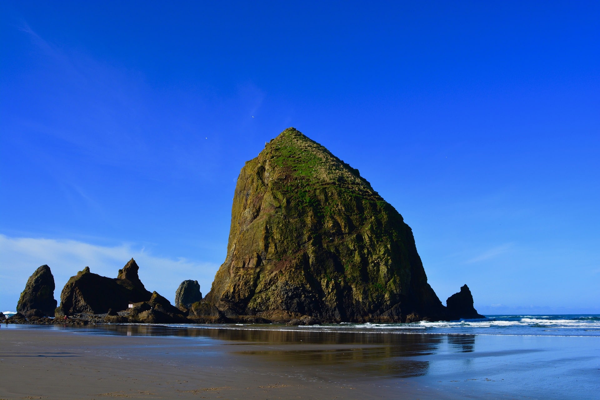 oregon's Cannon Beach-best affordable beach vacations-famous beaches in america