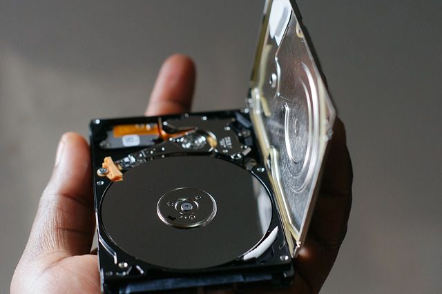 what is hard disk drive hdd macbook-alignthoughts