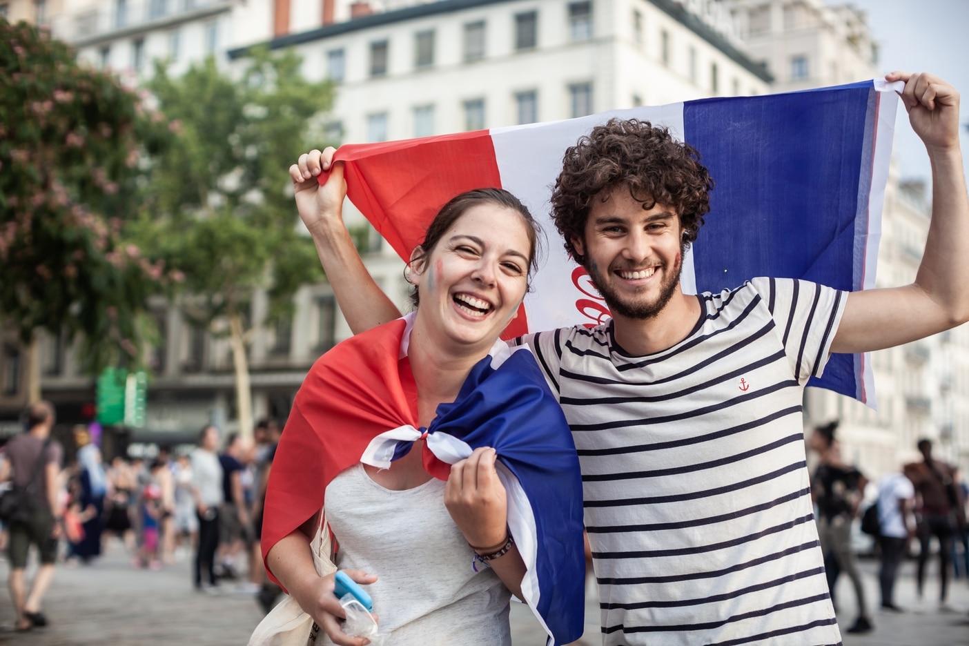 french-fans-with-french-flags-alignthoughts